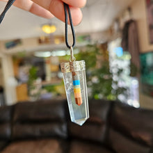 Load image into Gallery viewer, Quartz w/ Chakra
